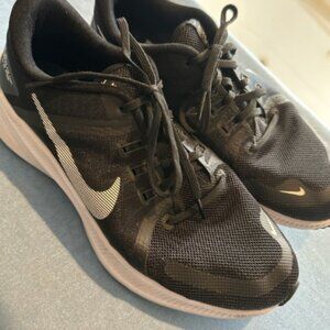 Men's Black Nike Quest Running Shoes Size 10